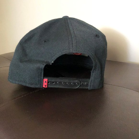 Oakley Snapback - Picture 3 of 4